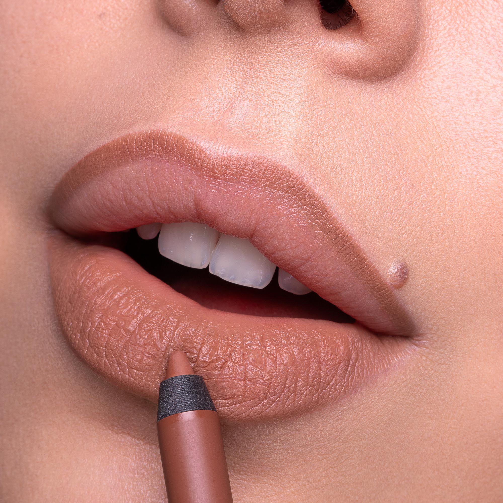 NABLA Close-Up Lip Shaper lūpų pieštukas