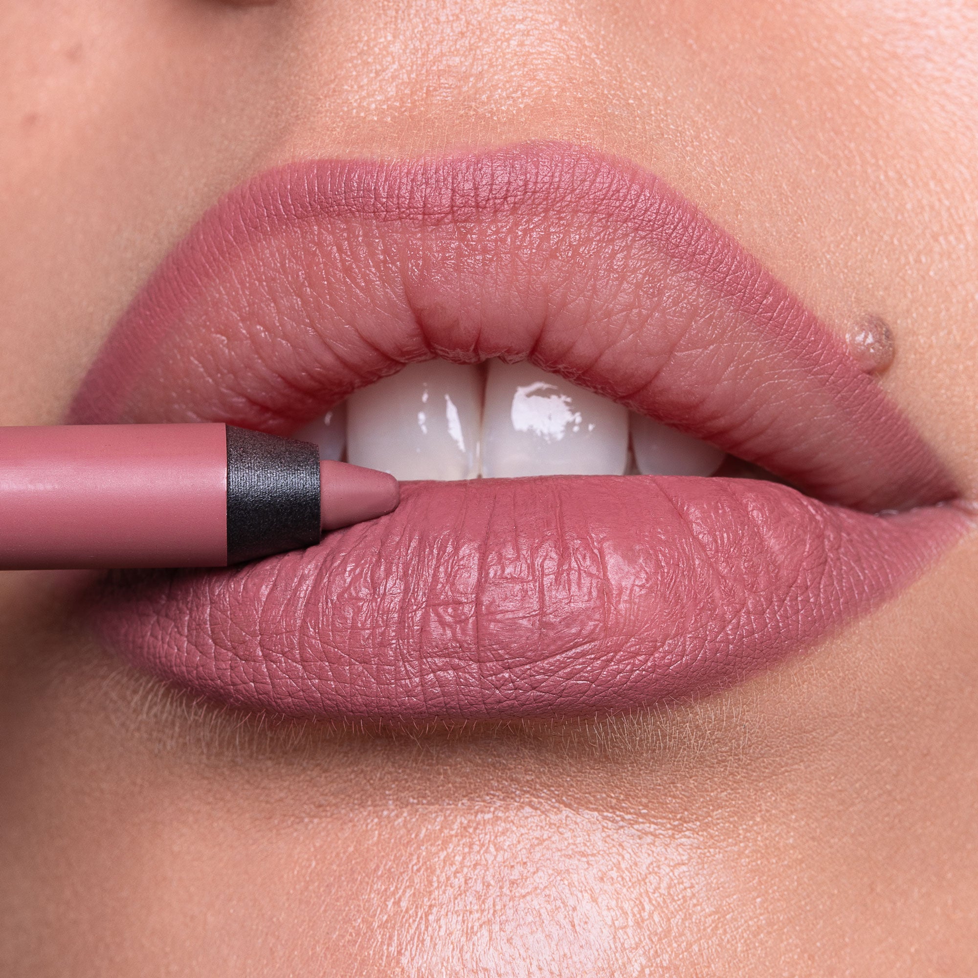 NABLA Close-Up Lip Shaper lūpų pieštukas