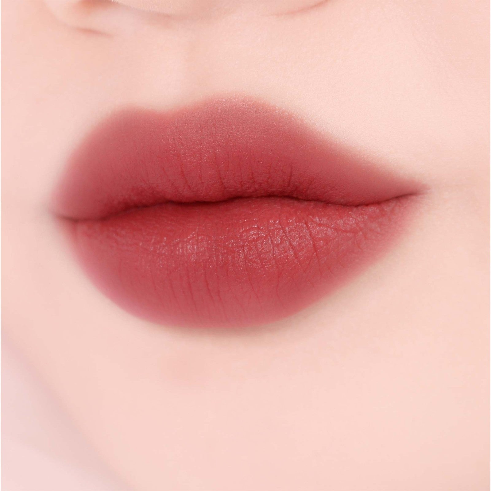 BRAYE Lipsleek lūpų ir skruostų balzamas su spalva 3