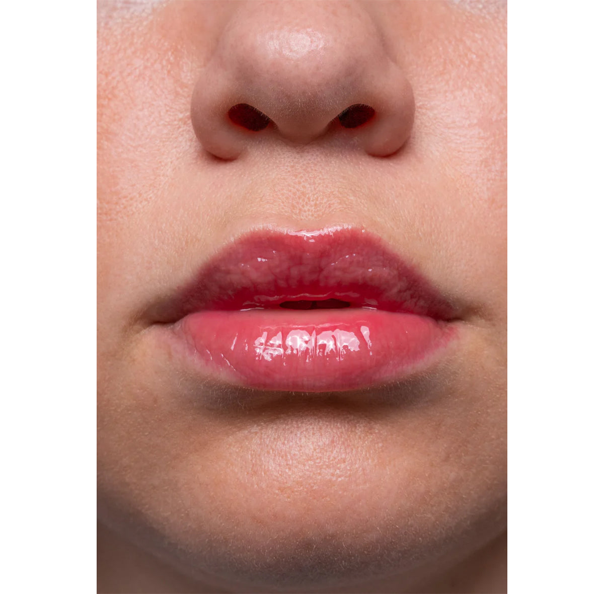 "Lip Tinted Gloss" SPF50 lūpų balzamas su atspalviu -  Cherry