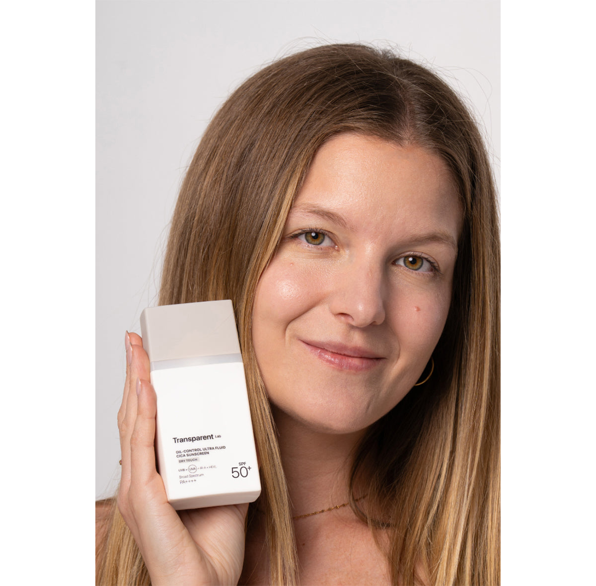 “Oil Control ultra-fluid Cica Sunscreen” apsauga riebiai veido odai su mineraliniais ir cheminiais filtrais SPF50 